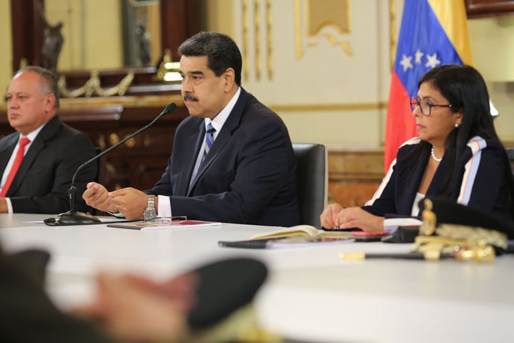 Maduro respalda decisión de la ANC de extender período hasta 2020