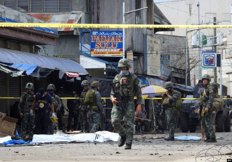 Tres soldados muertos y nueve heridos en una explosión en el sur de Filipinas