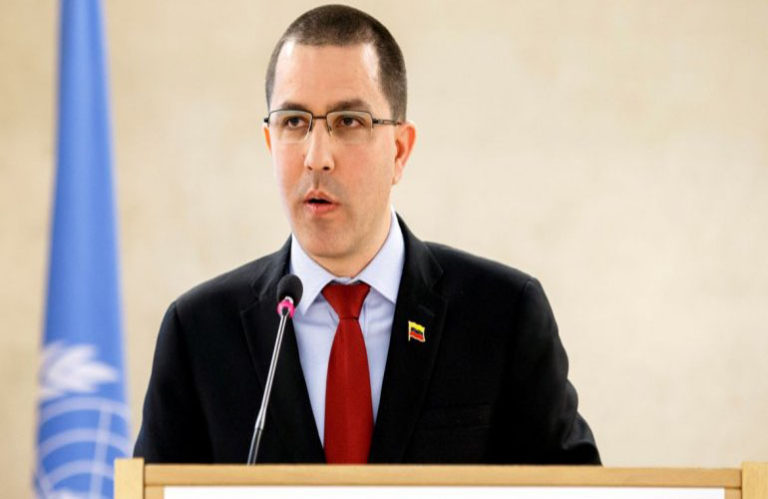 Arreaza anuncia que Maduro visitará «pronto» Rusia