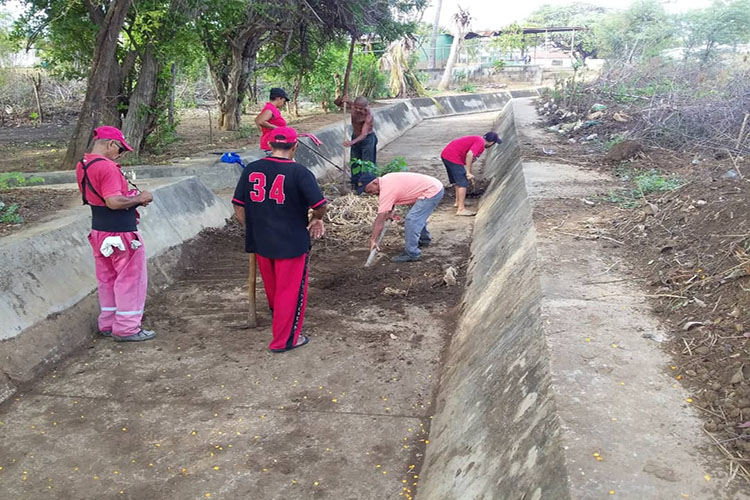 Zulia:  Realizan limpieza de drenajes en Santa Rita