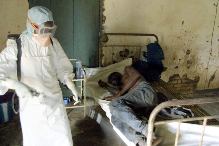 La República Democrática del Congo supera la cifra de 2.000 muertos por ébola