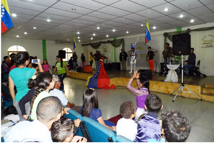 Punta Cardón| Familias buscaron su “Felicidad” en una Noche de Esperanza (+Fotos)