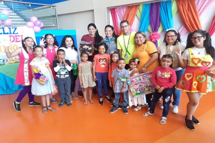 Con fiesta y regalos la Fundación “Entre Todos” celebró el Día del Niño (+Fotos)