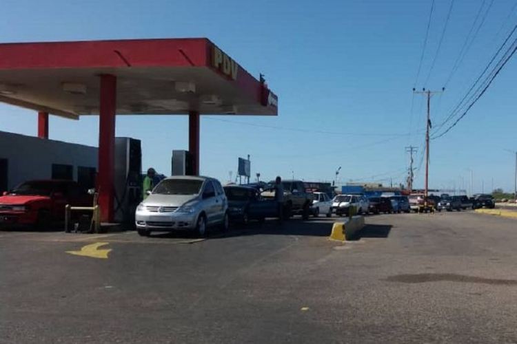 Escasea la gasolina de 95 octanos en Paraguaná