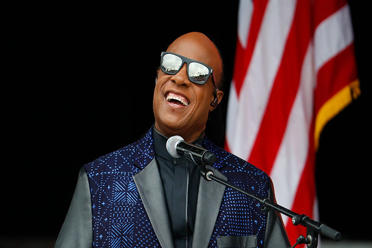 Stevie Wonder será sometido a un trasplante de riñón