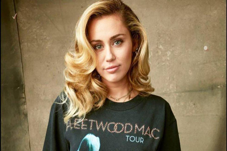 Miley Cyrus confiesa que le  atraen sexualmente las mujeres