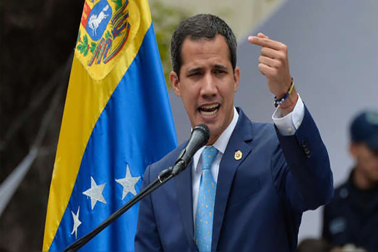 Guaidó a Maduro: Secuestra los símbolos del poder, no lo hace presidente sino dictador