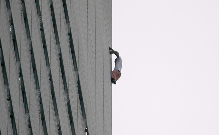 El hombre araña: Escala un rascacielos de Londres sin equipo de seguridad (+video)