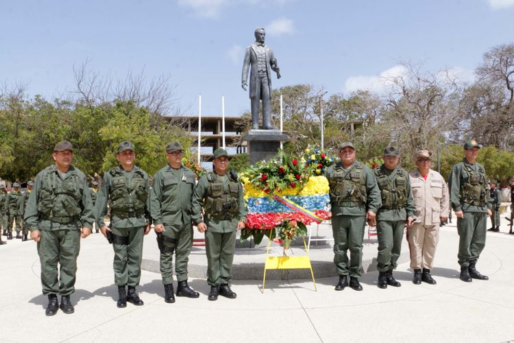 Falcón conmemoró en Punto Fijo 236 años del natalicio del Libertador