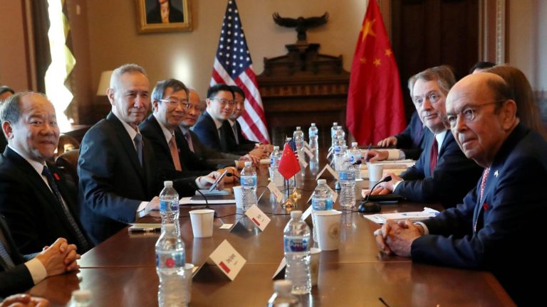 EEUU y China retomarán negociación comercial a «comienzos de septiembre»