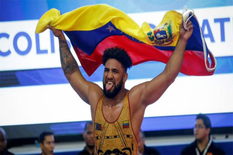 Venezolano Luillys Pérez obtuvo medalla de oro en lucha grecorromana en Grand Prix de España