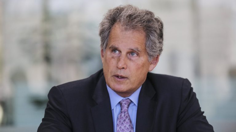 David Lipton reemplazará interinamente a Lagarde en el FMI