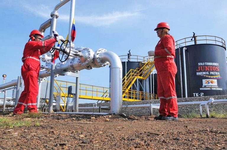 Producción petrolera de Venezuela aumentó 4 % en febrero
