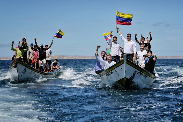 Guaidó llega a la isla de Margarita en un peñero