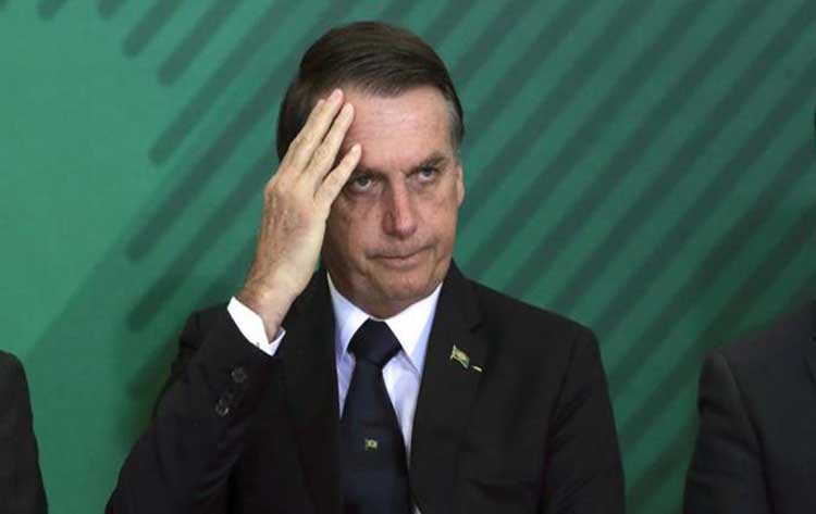Asociación de Prensa de Brasil demanda a Bolsonaro por quitarse la mascarilla