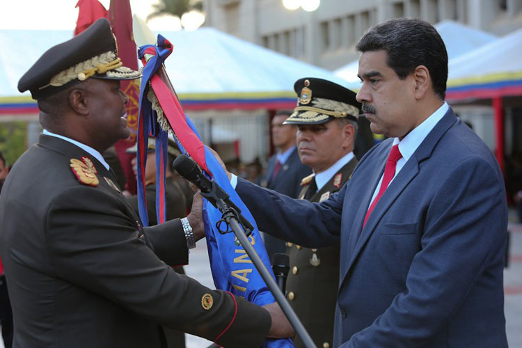 Maduro designa a Suárez Chourio como jefe del Estado Mayor Conjunto