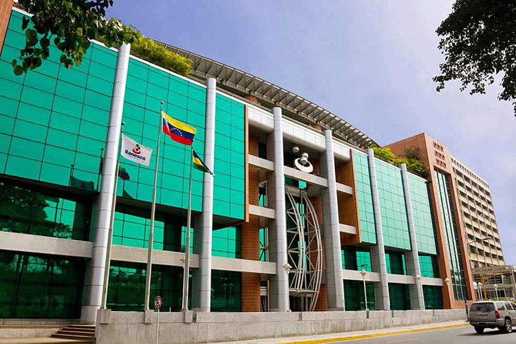 Aclaran que Banesco Venezuela no cerrará sus oficinas en agosto