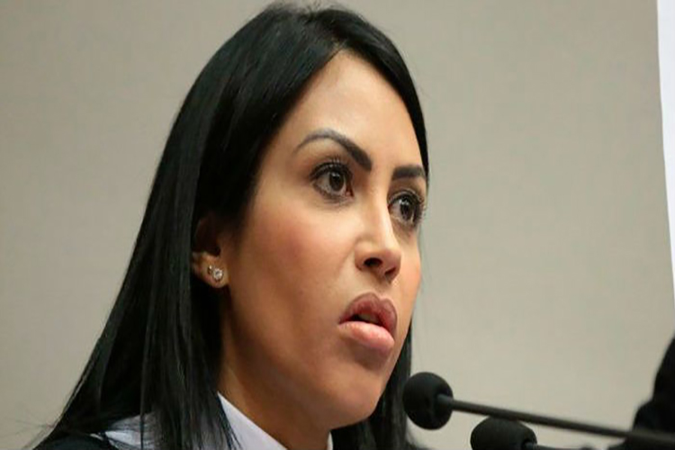 «Basta de burlas», Solorzano denuncia que Fiscal se niega a entregar el cuerpo de Acosta a su familia