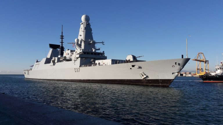 Londres envía un segundo buque de guerra al Golfo