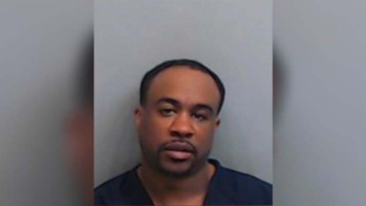 Rapero es arrestado luego de tirar metanfetaminas por un balcón