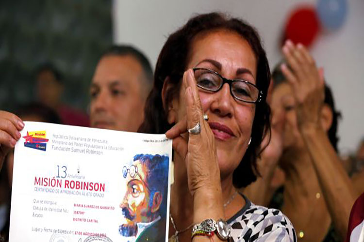 Maduro recuerda los 16 años de la creación de la Misión Robison