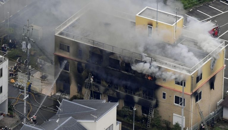 Alrededor de una veintena de muertos causa incendio provocado en Japón