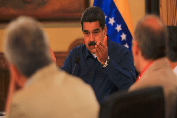 Maduro ratifica «plena disposición» al diálogo con sectores productivos y empresariales