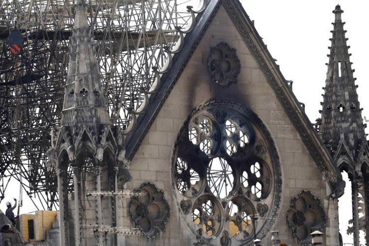 Alertan de la contaminación con plomo tras el incendio en Notre Dame