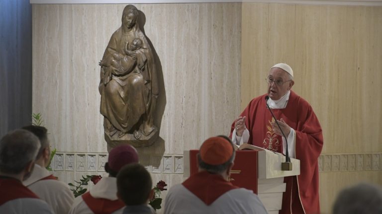 El papa celebrará una misa por los migrantes y quienes les ayudan