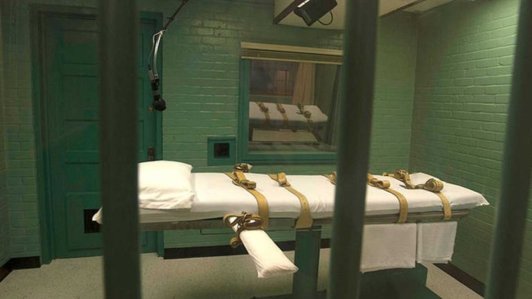 Gobernador de Oklahoma Conmuta la pena de condenado a muerte horas antes de la ejecución