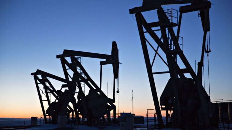 Precio del petróleo venezolano cierra otra semana en alza