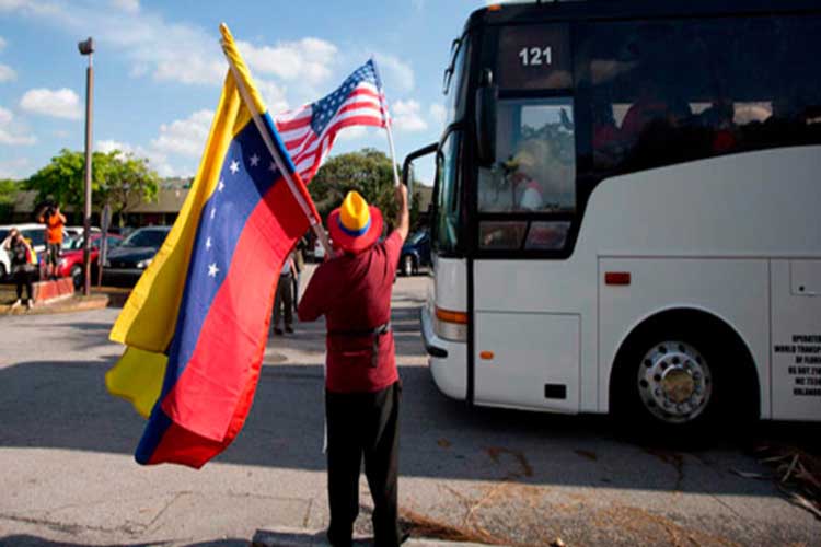 Venezolanos en EE.UU. ven «incongruente» la política migratoria hacia ellos