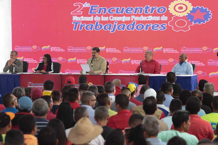 Maduro insta al CNE y ANC a adelantar elecciones parlamentarias