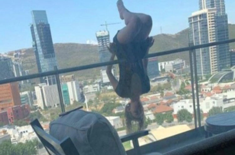 Mexico: Hacía yoga en un balcón, cayó 25 metros y se fracturó 100 huesos