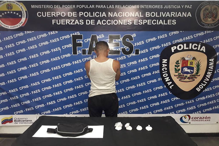 FAES detiene a presunto traficante de drogas en Antímano