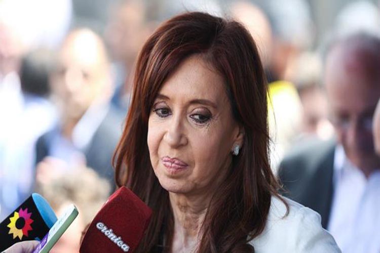 Fiscales piden pena de 12 años de prisión contra Cristina Fernández de Kirchner