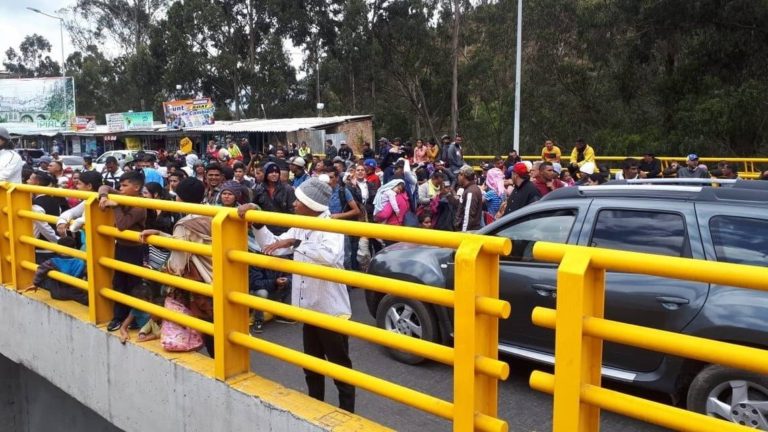 Venezolanos protestaron de nuevo en frontera ecuatoriana (+Videos)