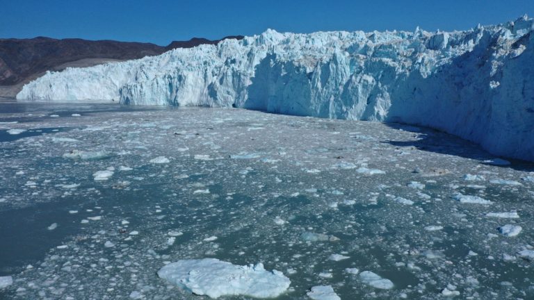 Ola de calor dispara las temperaturas y acelera el deshielo en Groenlandia
