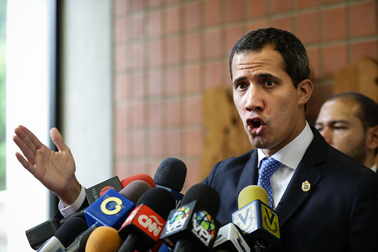 Guaidó: El Parlamento no cesará sus funciones
