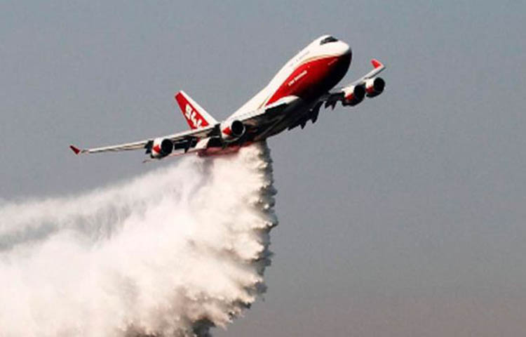Avión cisterna llega a Bolivia para combatir incendios