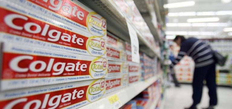 Emiten alerta sanitaria sobre pastas dentales Colgate falsificadas en Venezuela