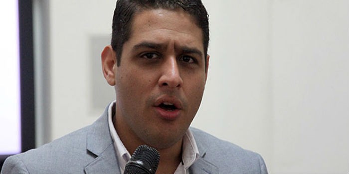 Olivares: “Yo ni siquiera puedo ser candidato, yo estoy inhabilitado”