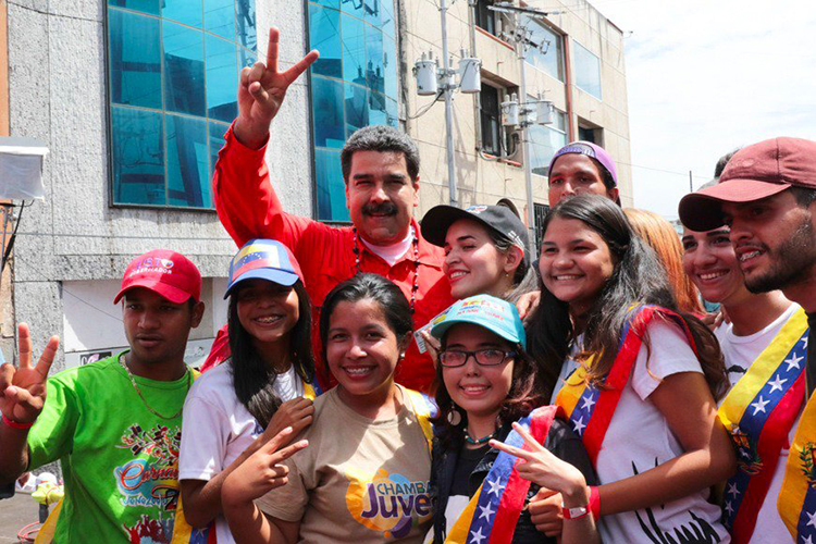 Maduro: La juventud tiene la tarea de ganar la batalla en la movilización y en el avance hacia la conquista