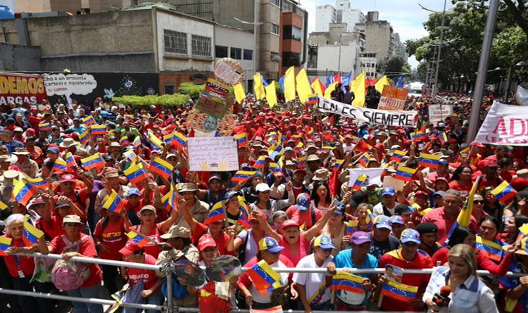 Fuerzas chavistas marchan en Caracas contra  medidas económicas anunciadas por Trump