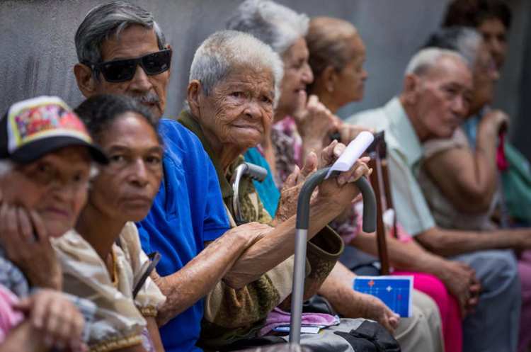 Inicia asignación del bono ‘Amor Mayor’ para pensionados y jubilados