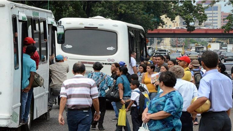 «A Bs. 1000 el pasaje en todo el país», planteamiento de los transportistas