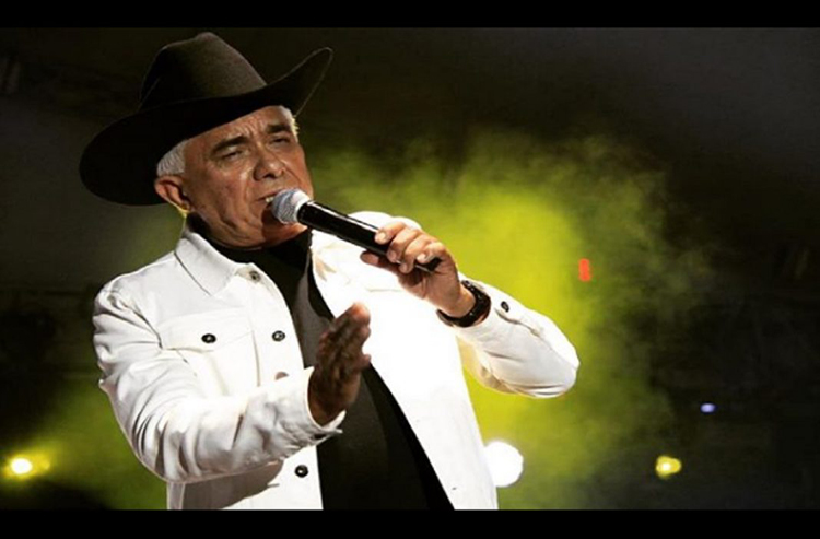 Reynaldo Armas sale de gira para celebrar sus cuatro décadas