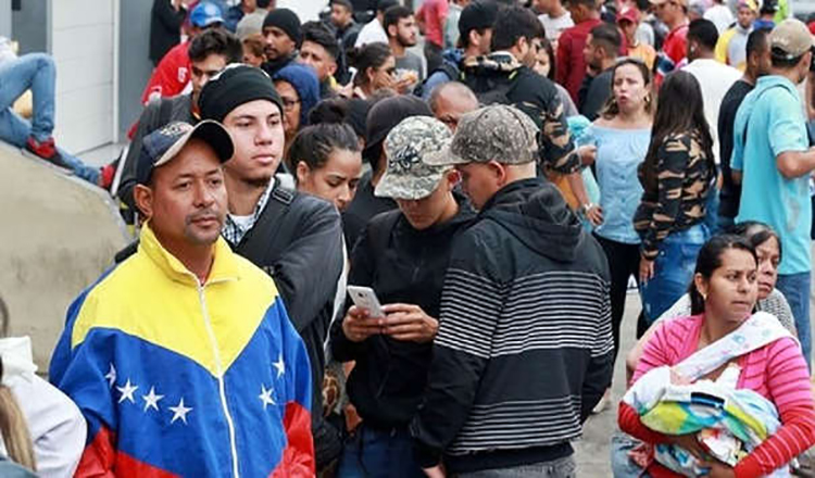 Ejecutivo propone traer a venezolanos que sufren xenofobia en Perú