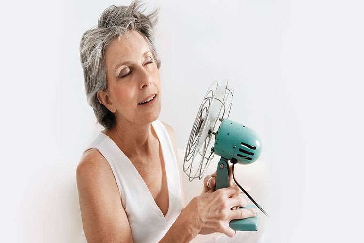 Crean polémico tratamiento para retrasar la menopausia hasta 20 años