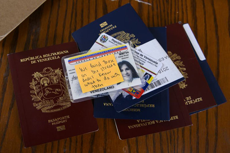 EEUU ofrece extender vigencia de pasaportes venezolanos